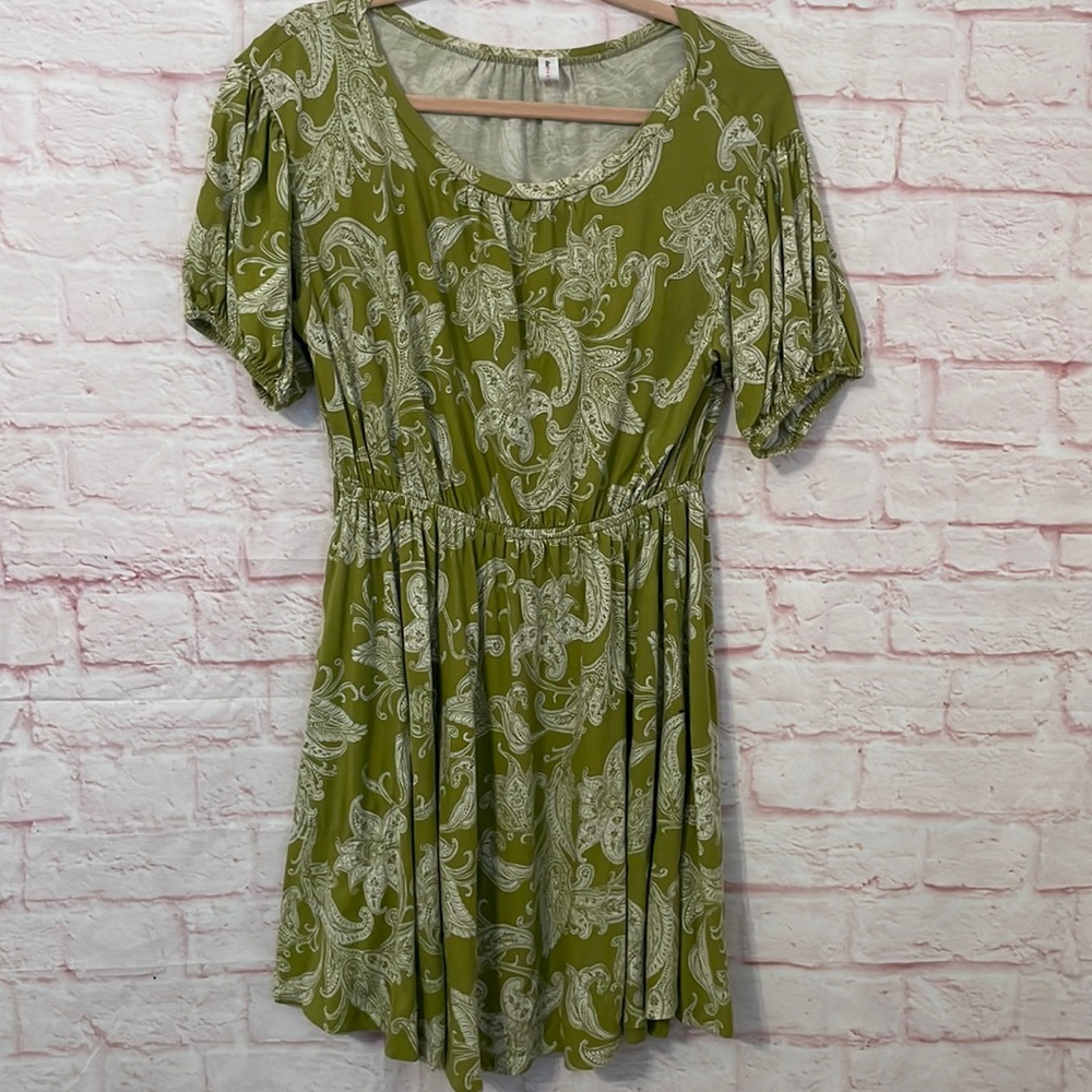 ANTHROPOLOGIE daily practice small paisley print green midi flowy dress